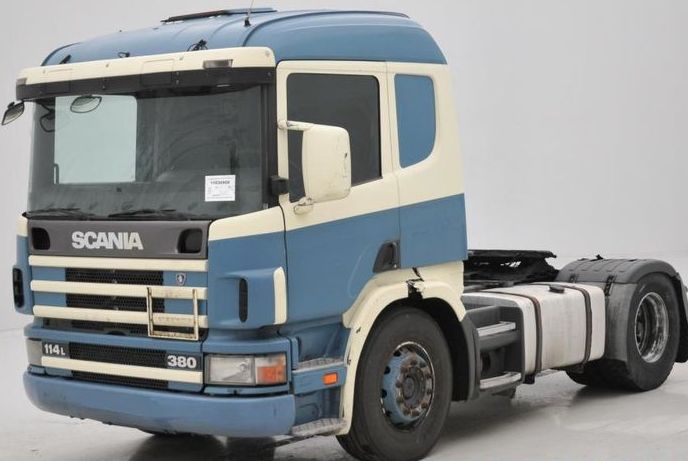 Scania P114    -  2