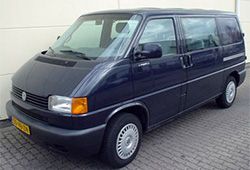 Грузопассажирские микроавтобусы Volkswagen Transporter T4 2.5 Kombi 110 л.с
