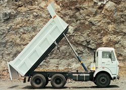 Самосвалы Tata LPK 2516 Самосвалы Tata LPK 2516
